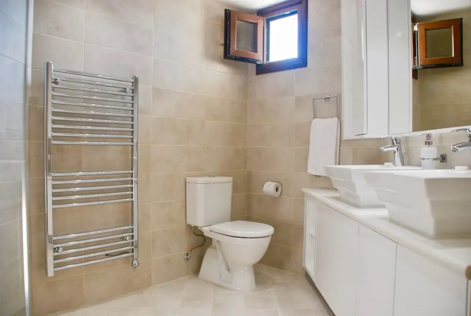 Lovely 2 bedroom apartment 'E11' - with pretty views, communal pool and resort facilities, Orpheus Village on Aphrodite Hills Resort