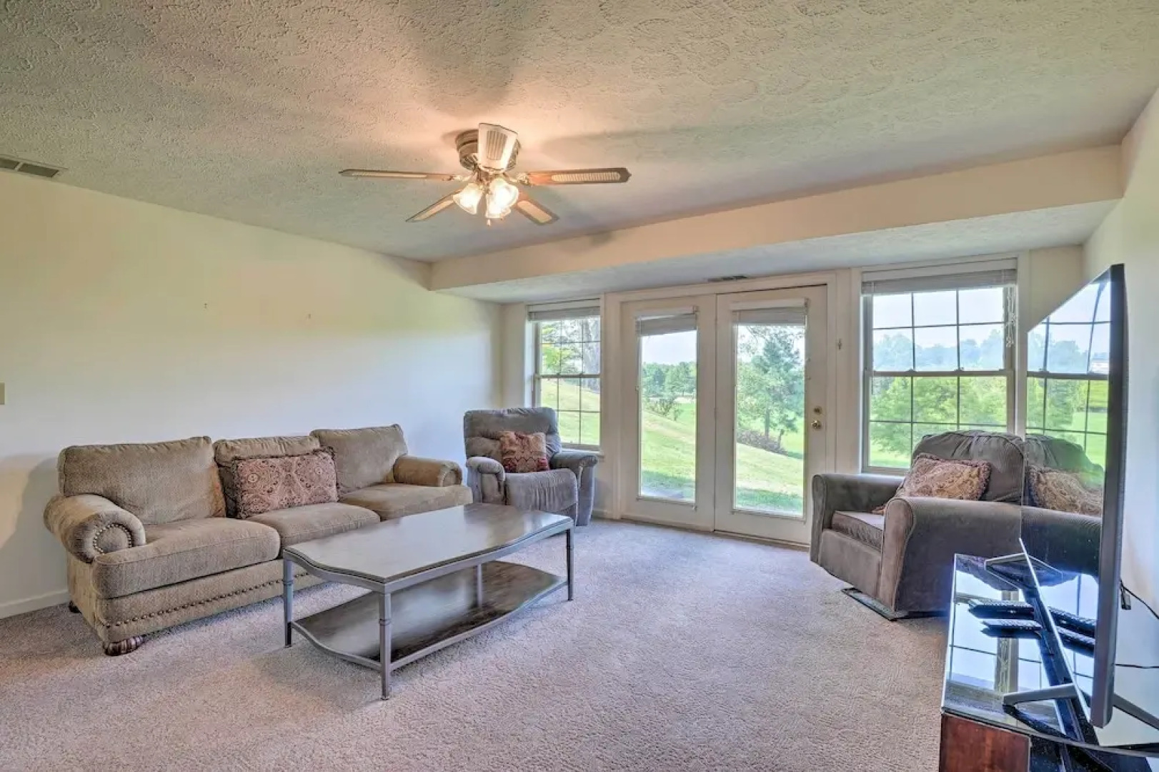 'angler's Ridge' Waterfront Family Getaway!