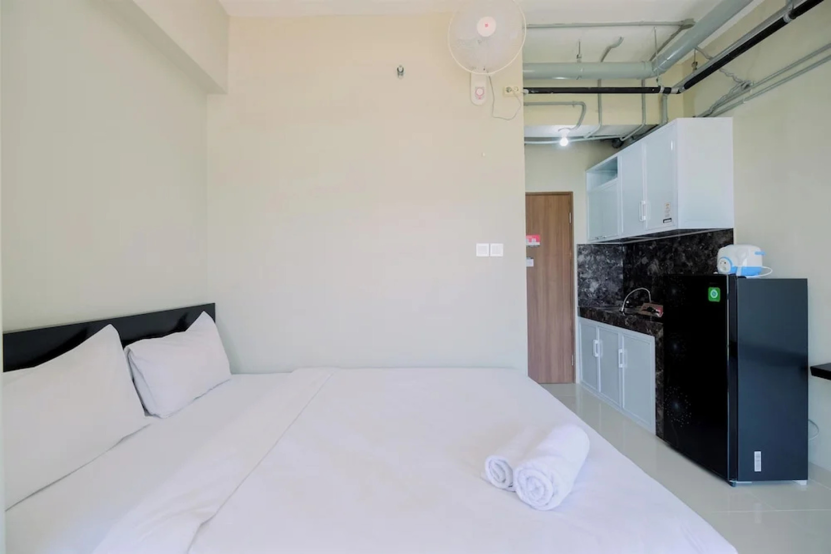 Cozy And Restful Studio Lrt City Sentul - Royal Sentul Park Apartment