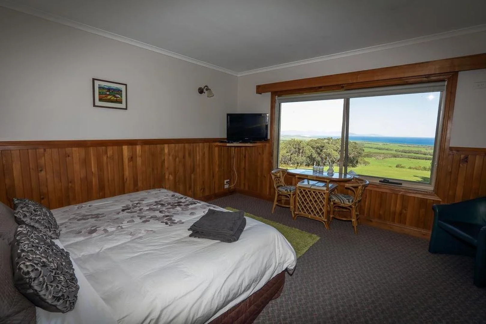 Waratah Lodge