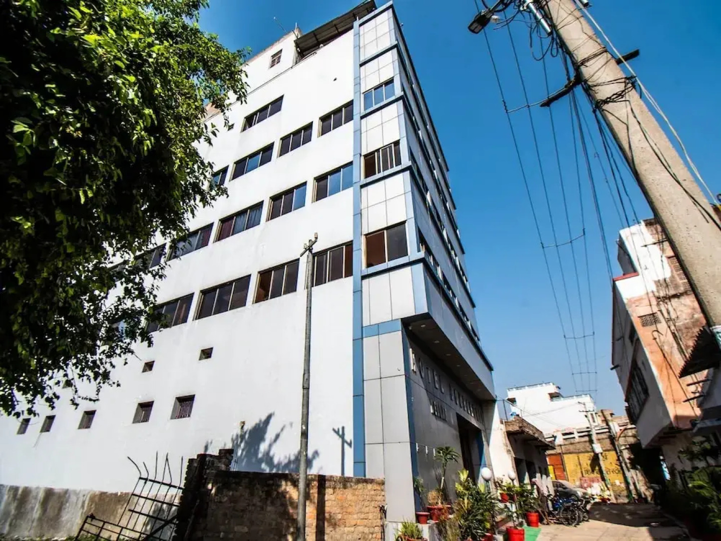 Hotel Double Tree Deluxe by OYO Rooms