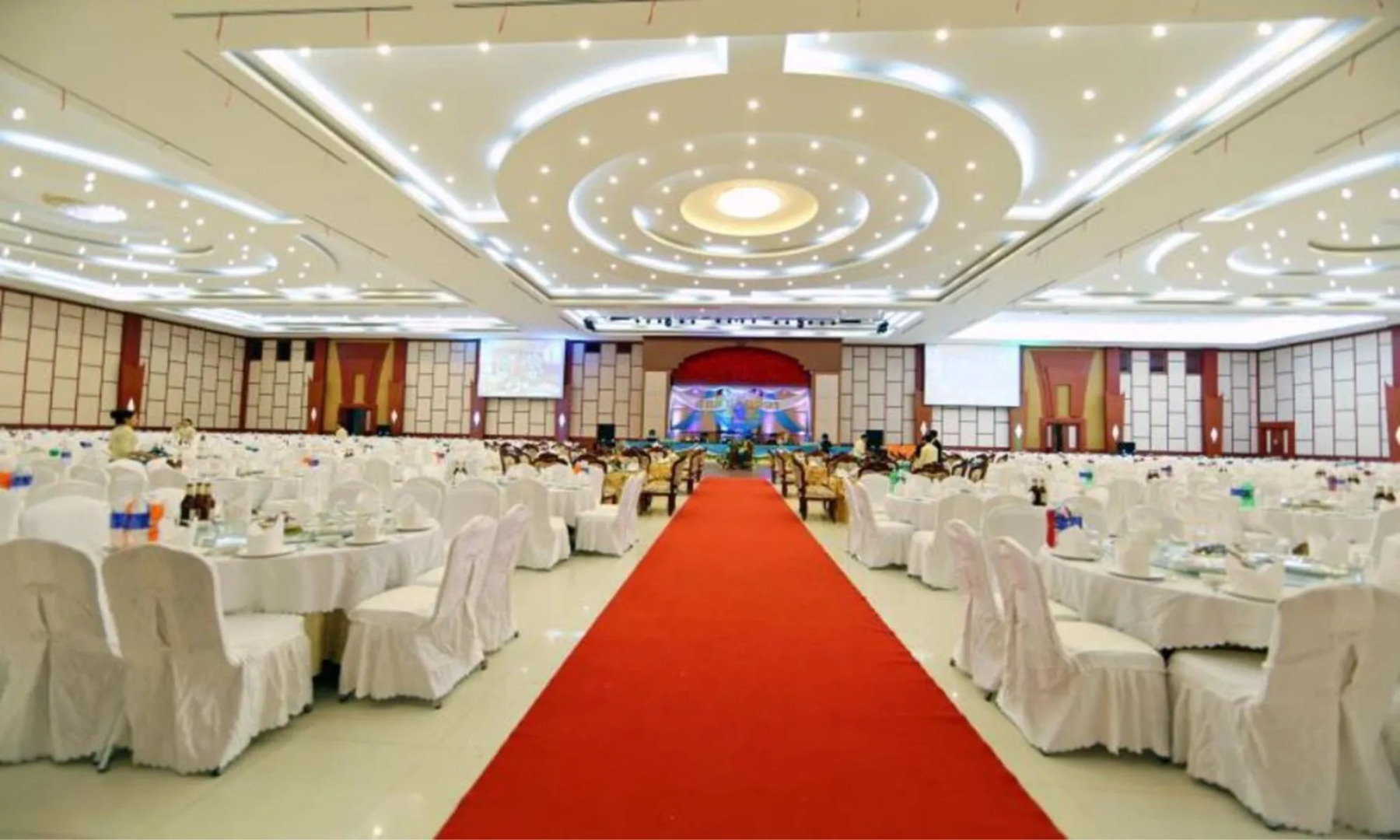 Arawan Riverside Hotel