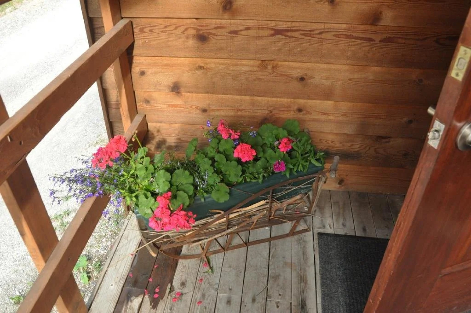 Alexa Chalets - Timber Inn & Restaurant