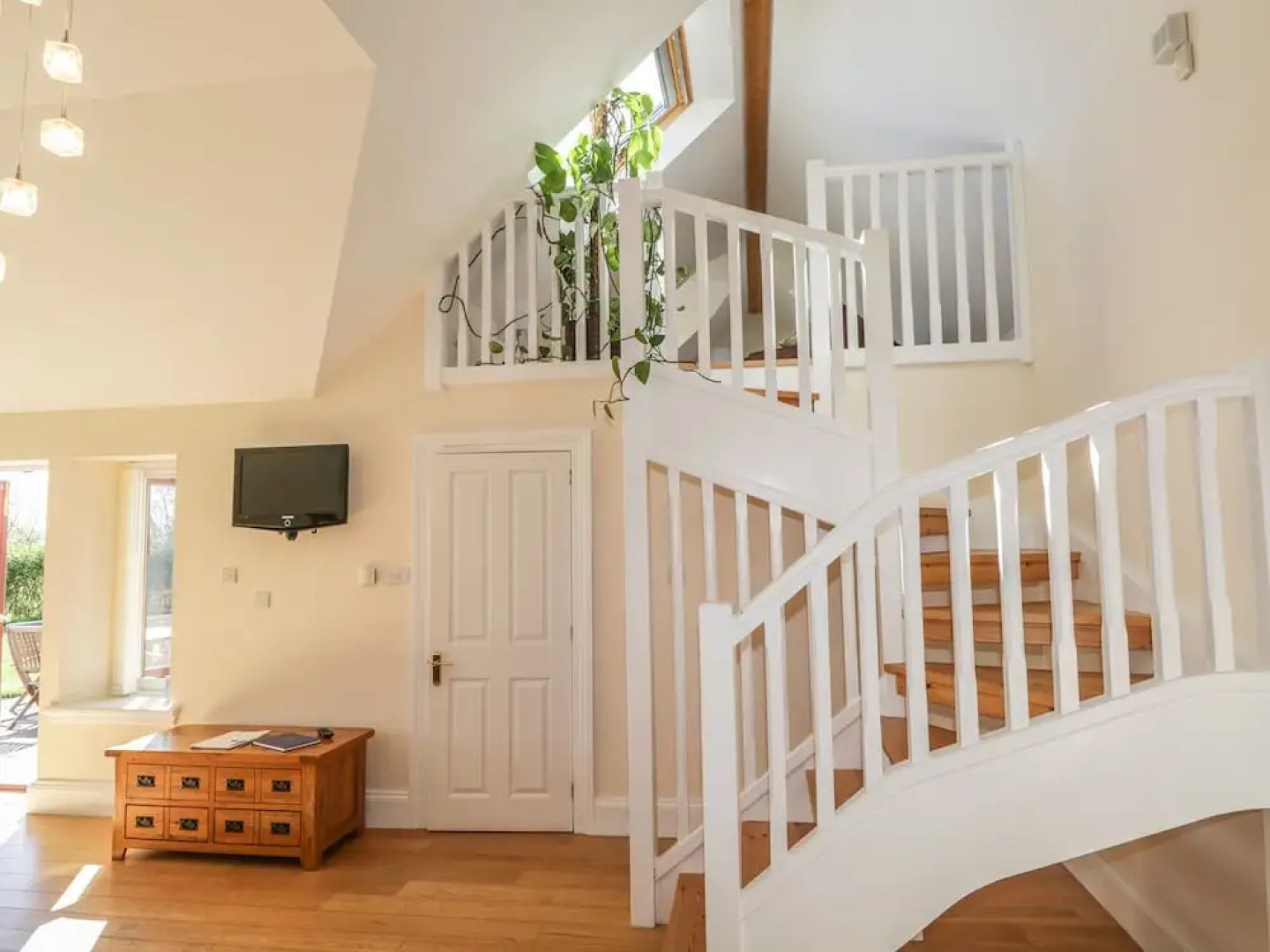 5 Williamston Steading