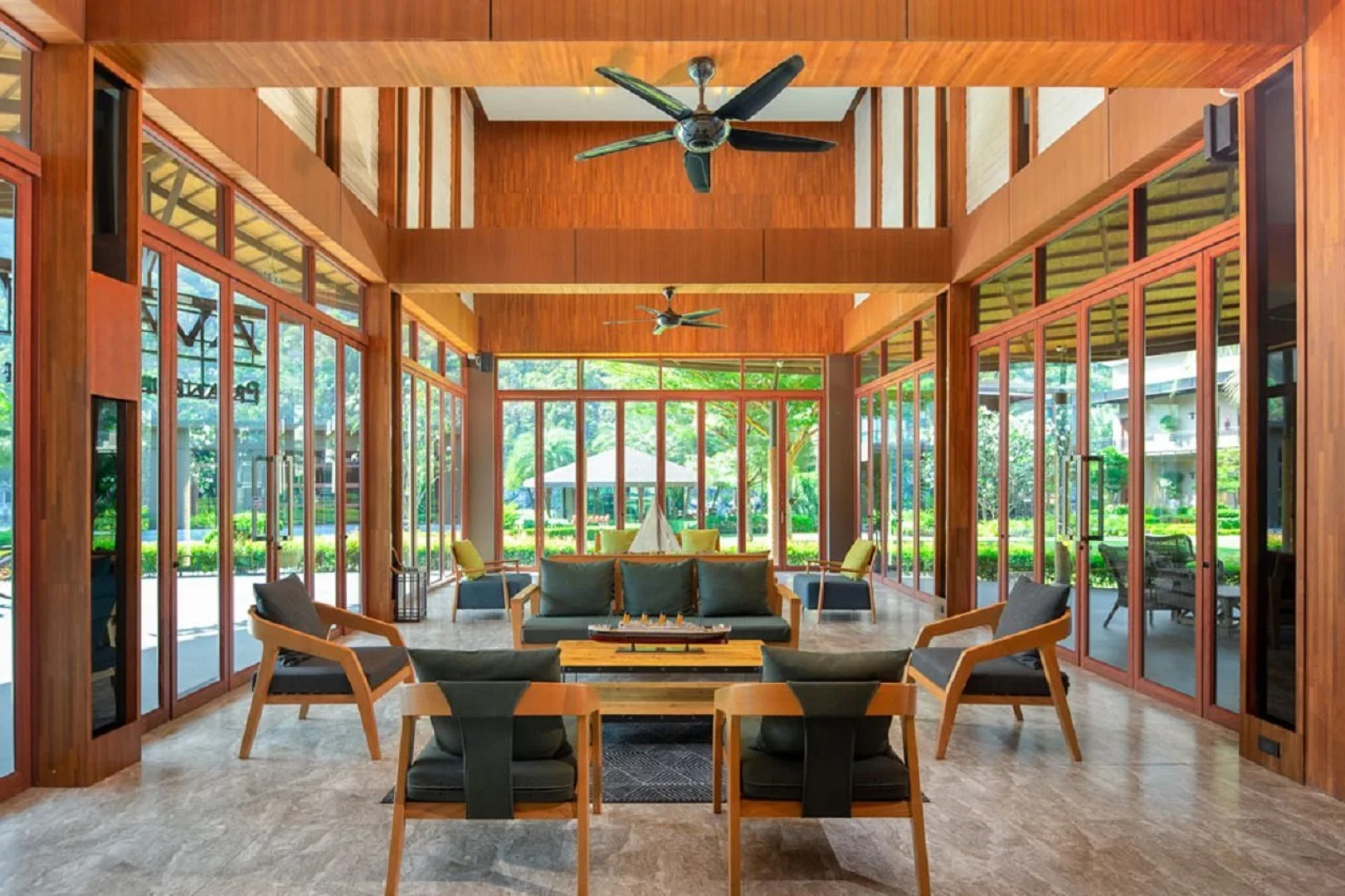 La Isla Pranburi Beach Resort