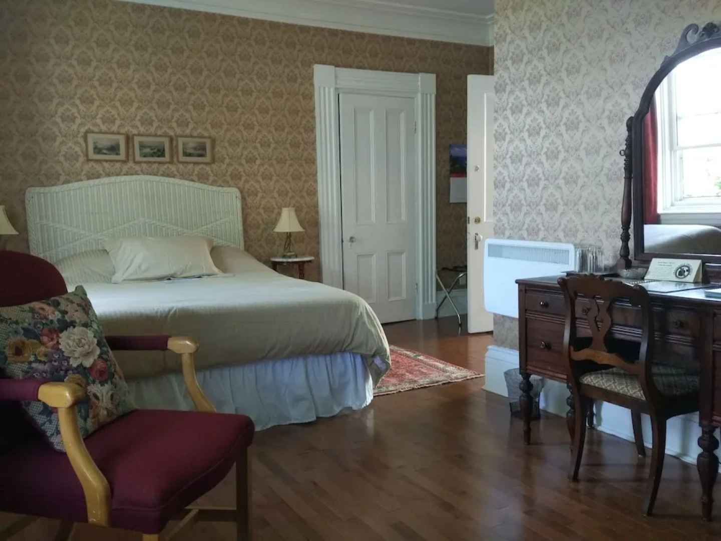 Homeport Historic Bed & Breakfast/Inn c 1858