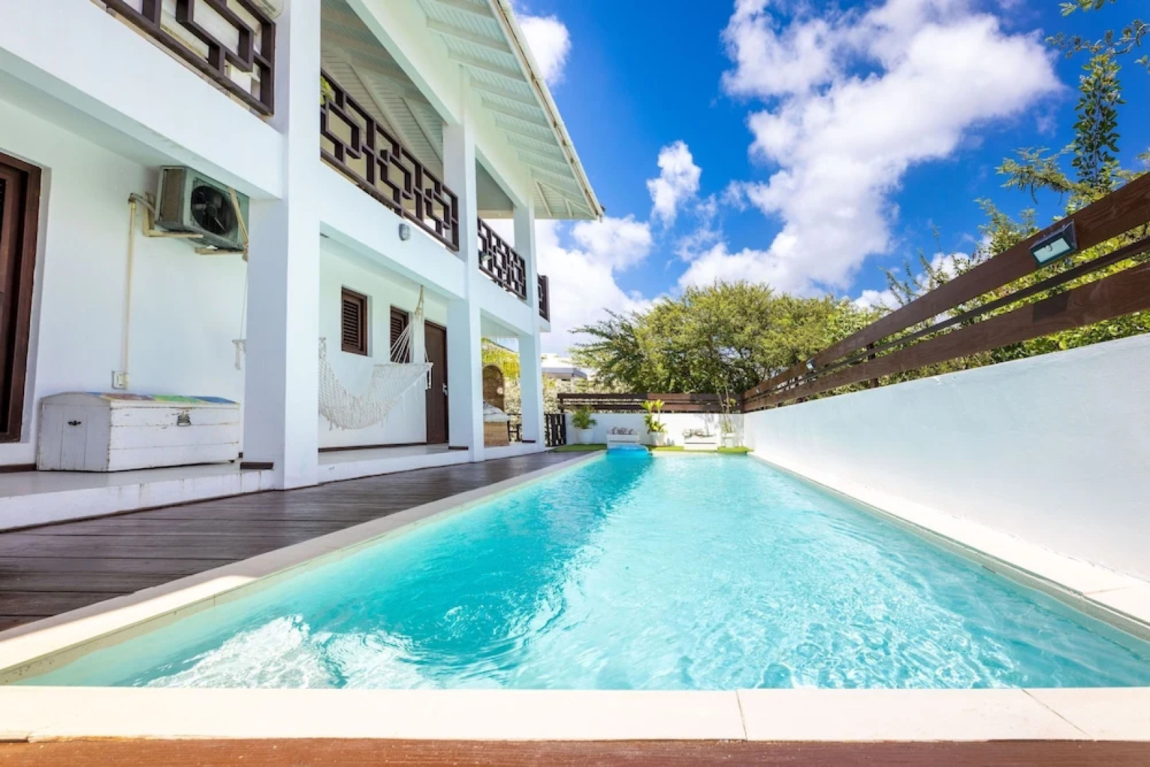 Beautiful Villa With Pool Near the Beach for Groups