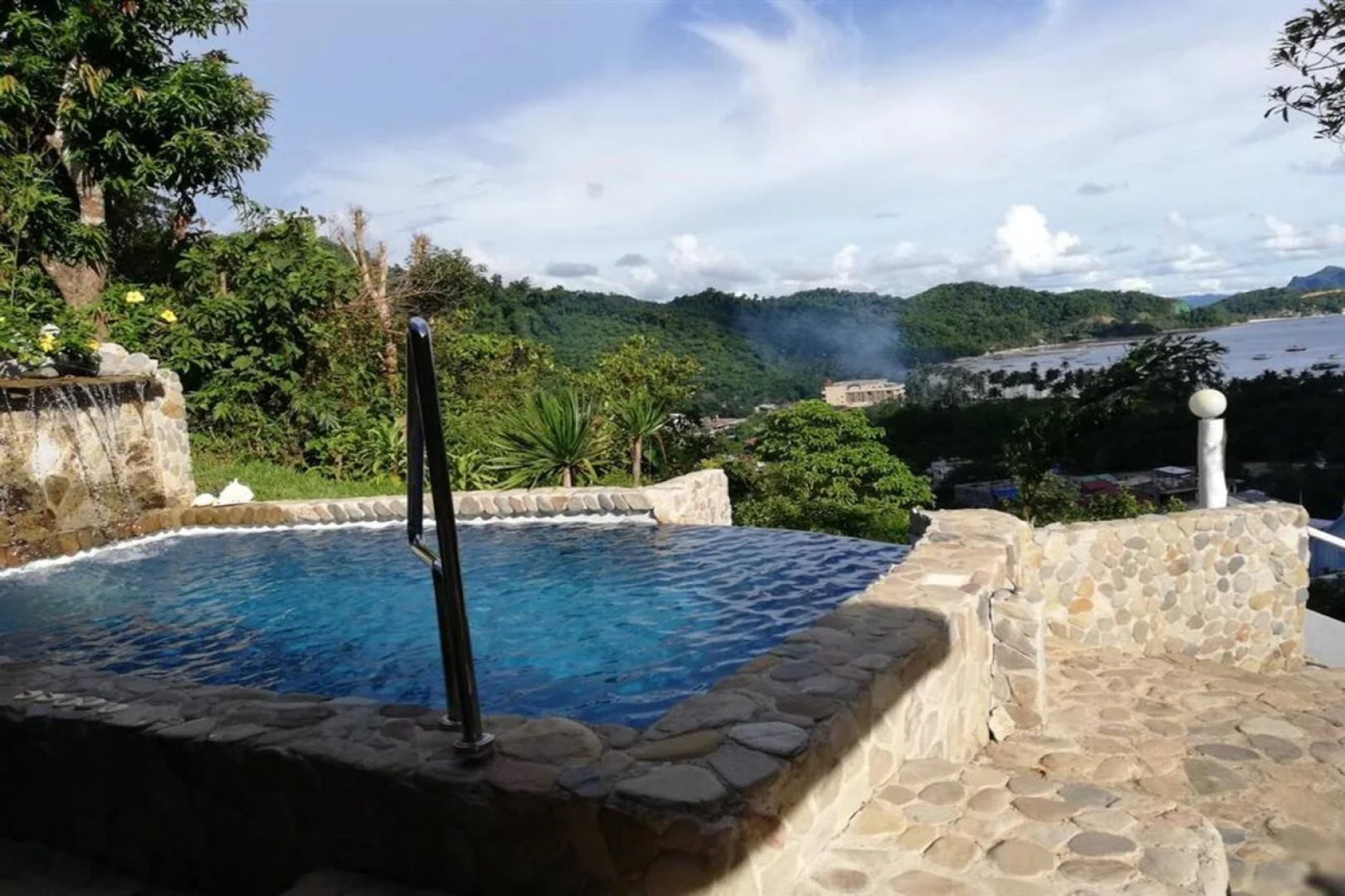 El Nido Viewdeck Cottages