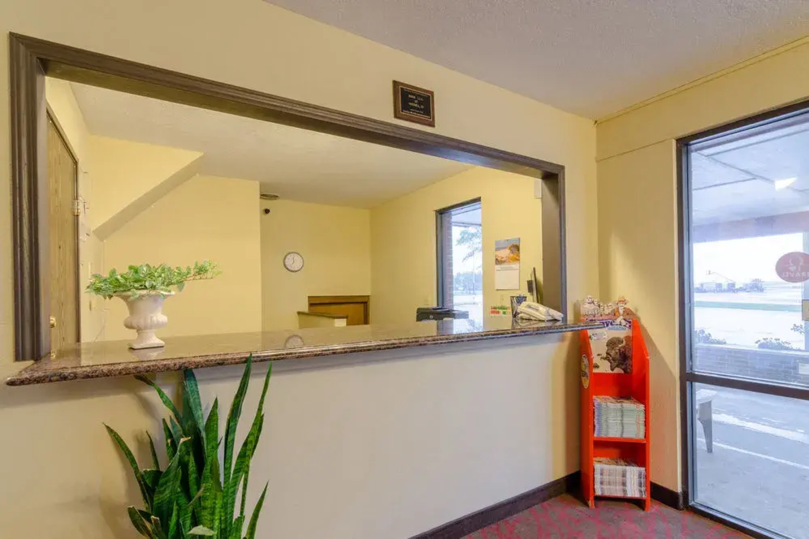 Mitchell Inn and Suites