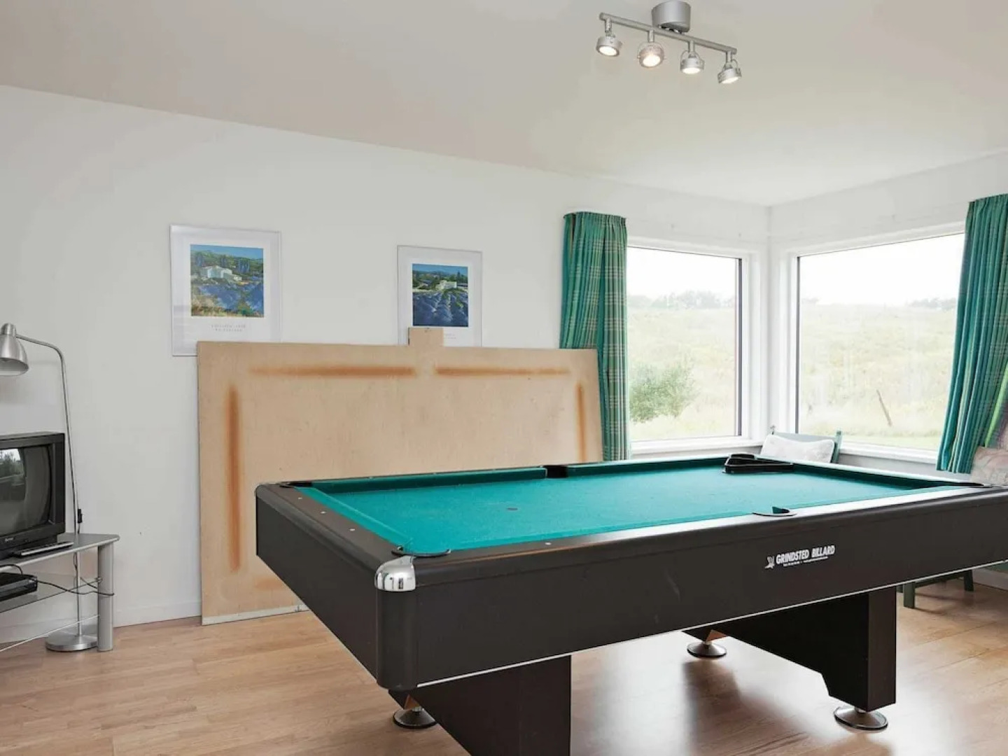 Rustic Holiday Home in Ebeltoft with Hot Tub