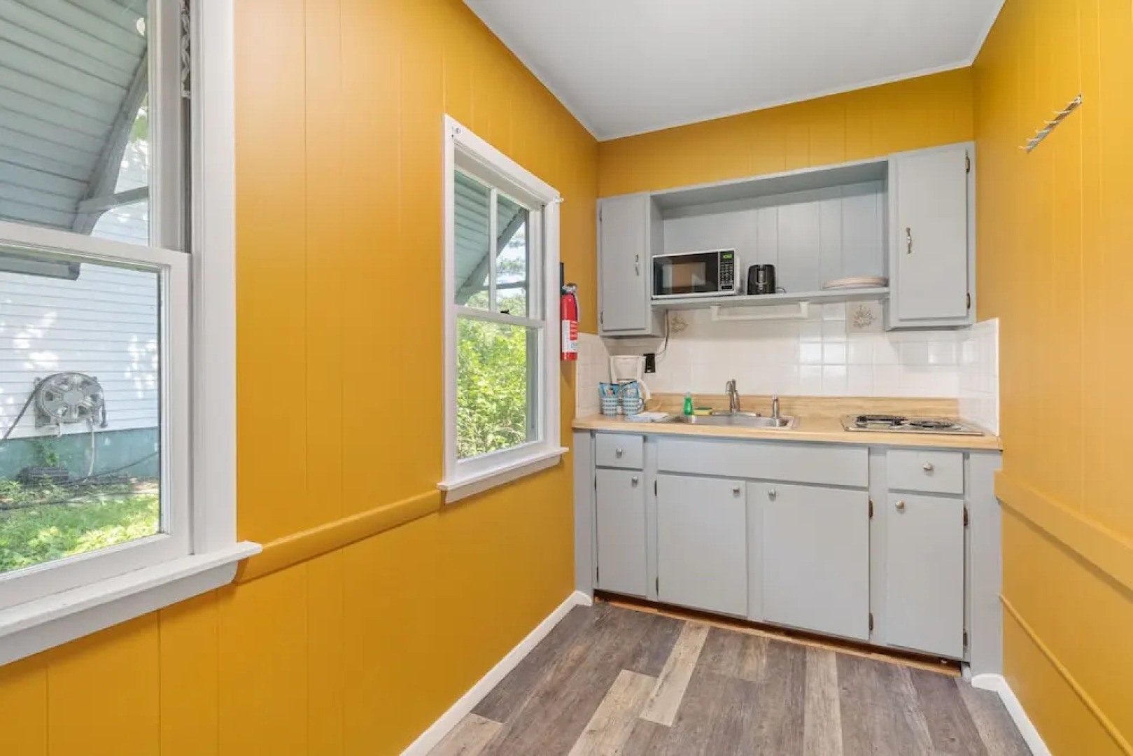 The Beaches Motel and Cottages