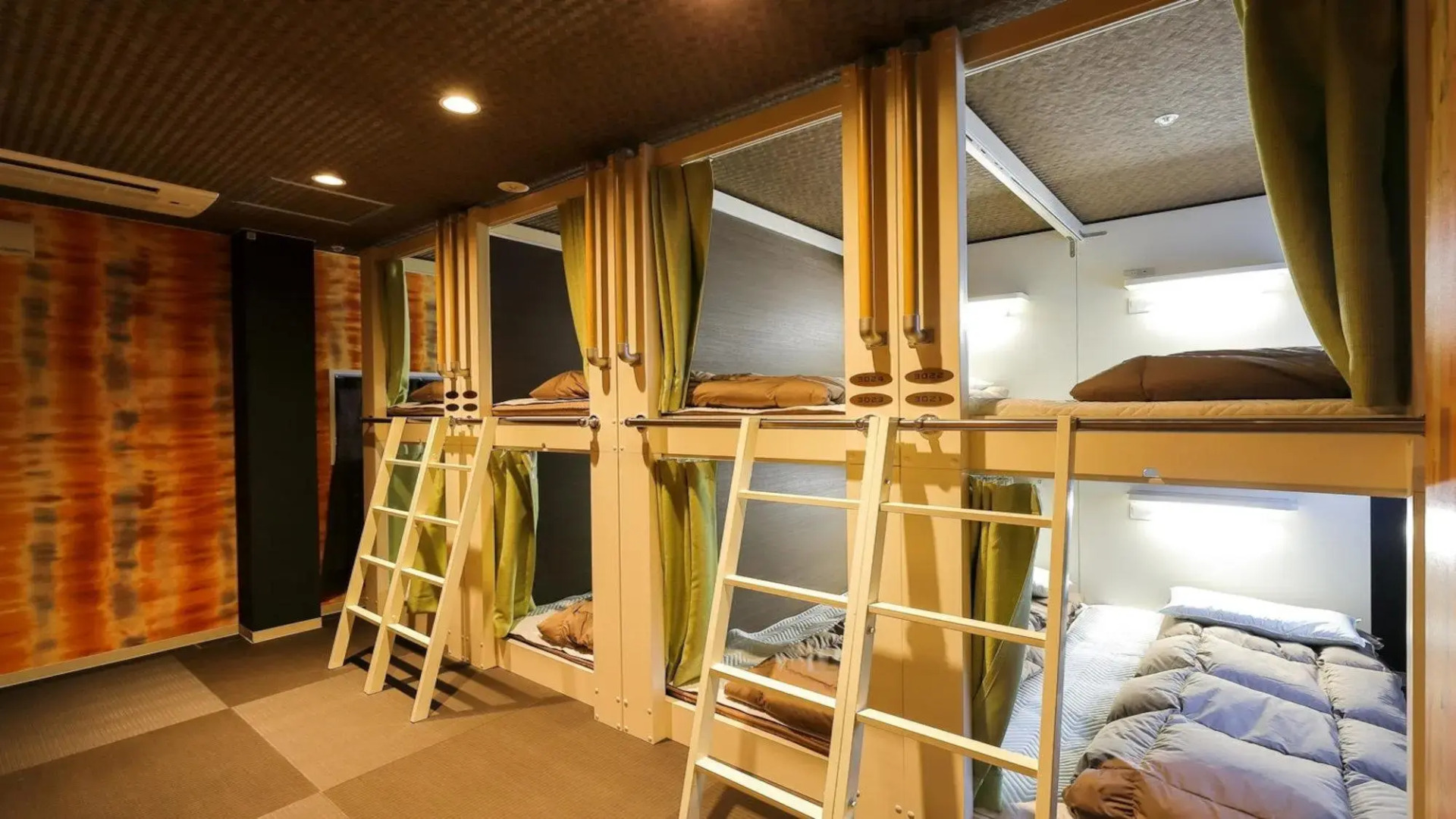 Guest House Kobe Nadeshikoya - Hostel