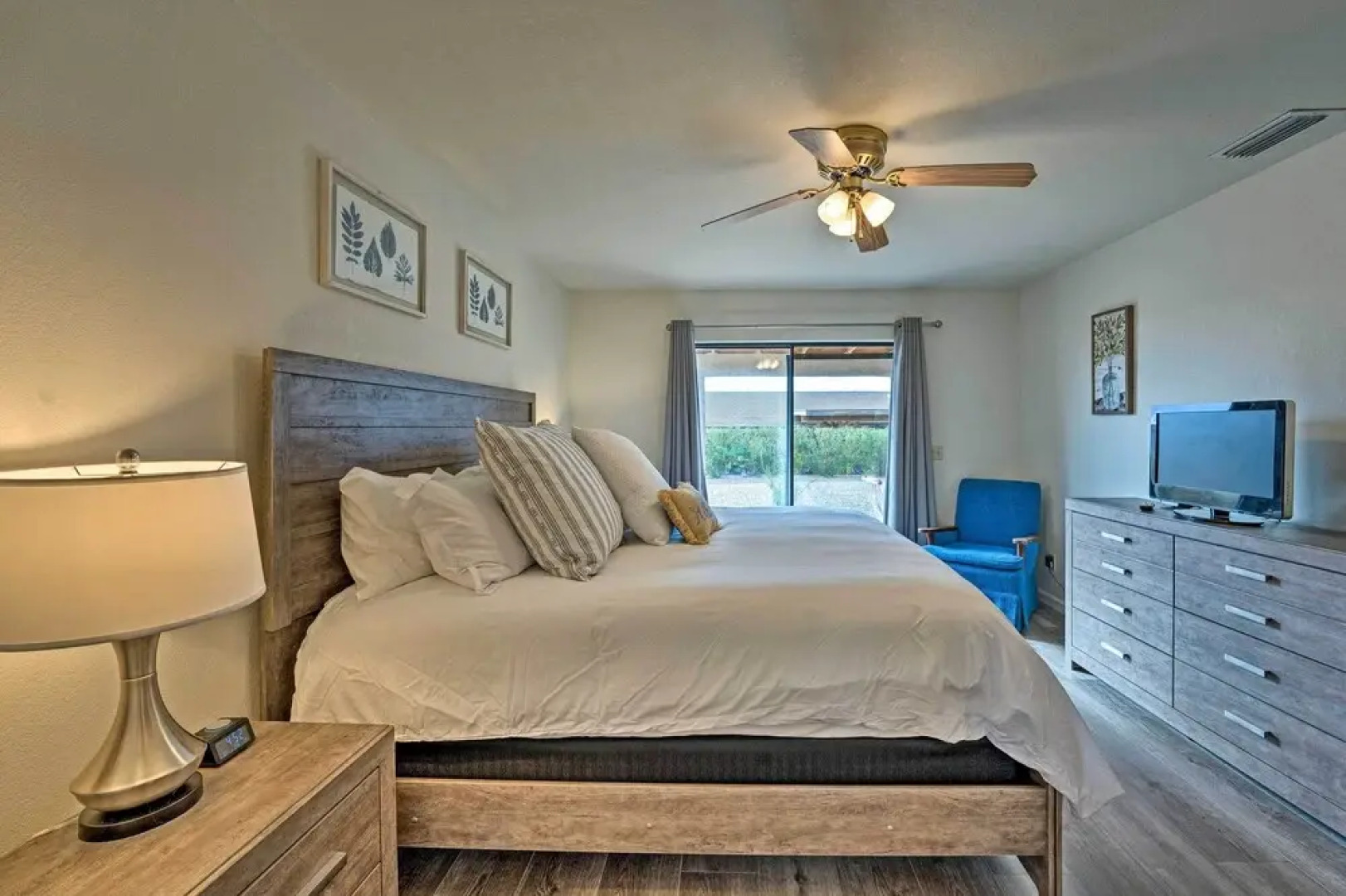 Lake Havasu City Retreat w/ Mtn Views & Patio!