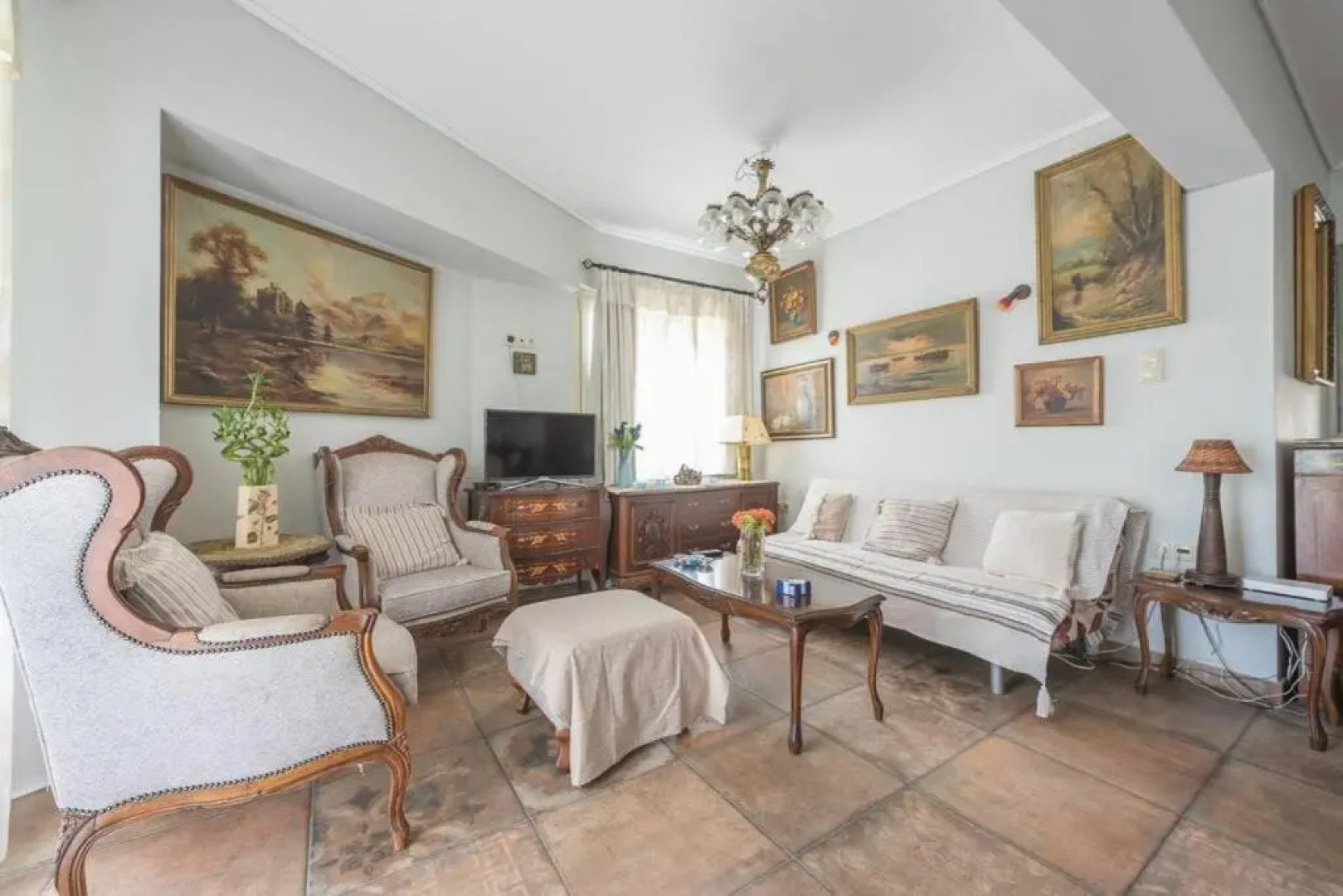 Seaside 2BR apartment in Varkiza 2mins walk from beach