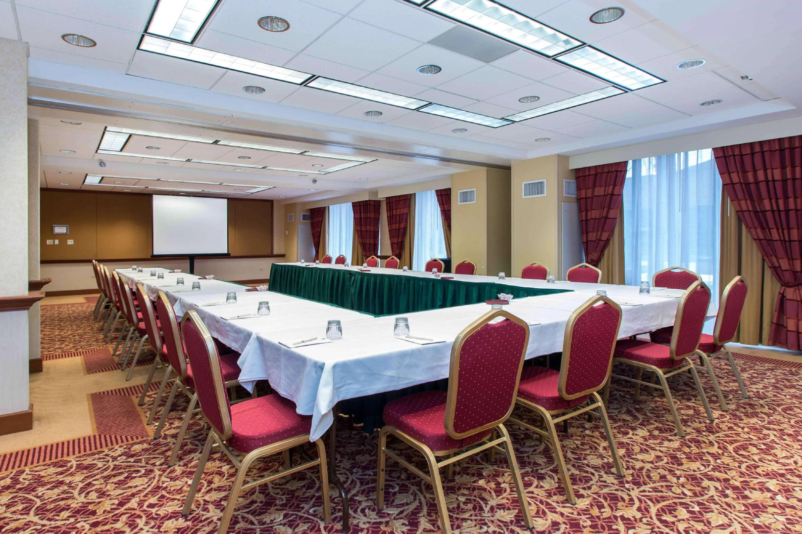 DoubleTree by Hilton Cleveland East Beachwood