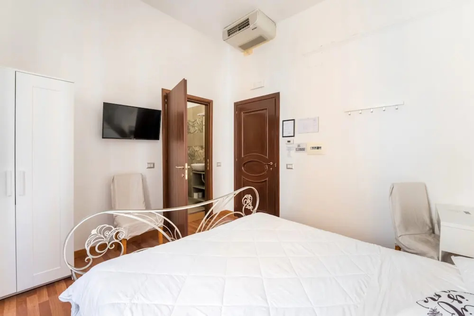 Backpackers Piramide - Hostel