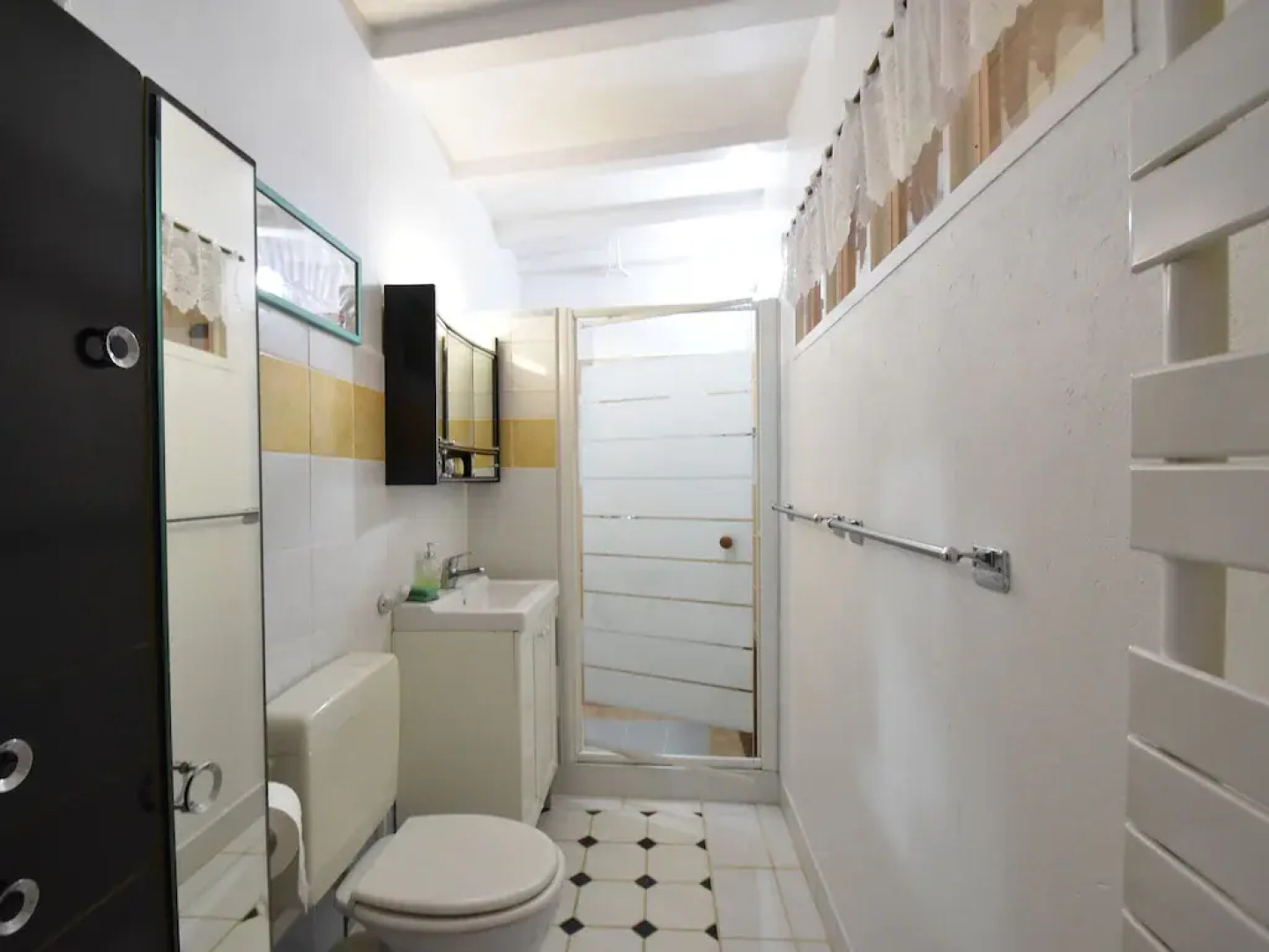 Typical Norman Farmhouse With Free Wifi, a Short Drive From the Coast