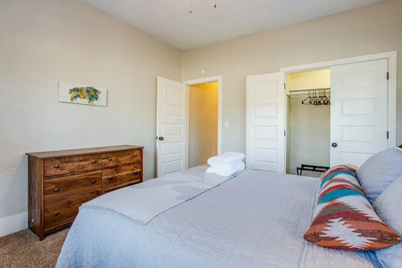 Chic Lawton Home, 5 Mins to Fort Sill!