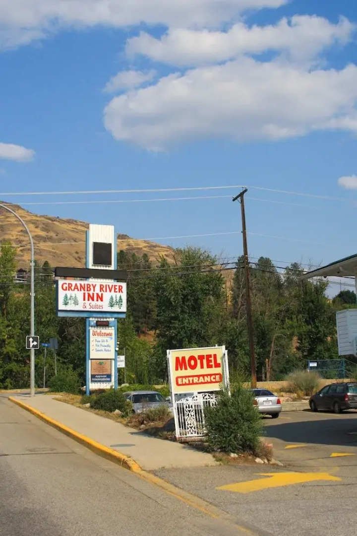 Granby River Inn  Suites