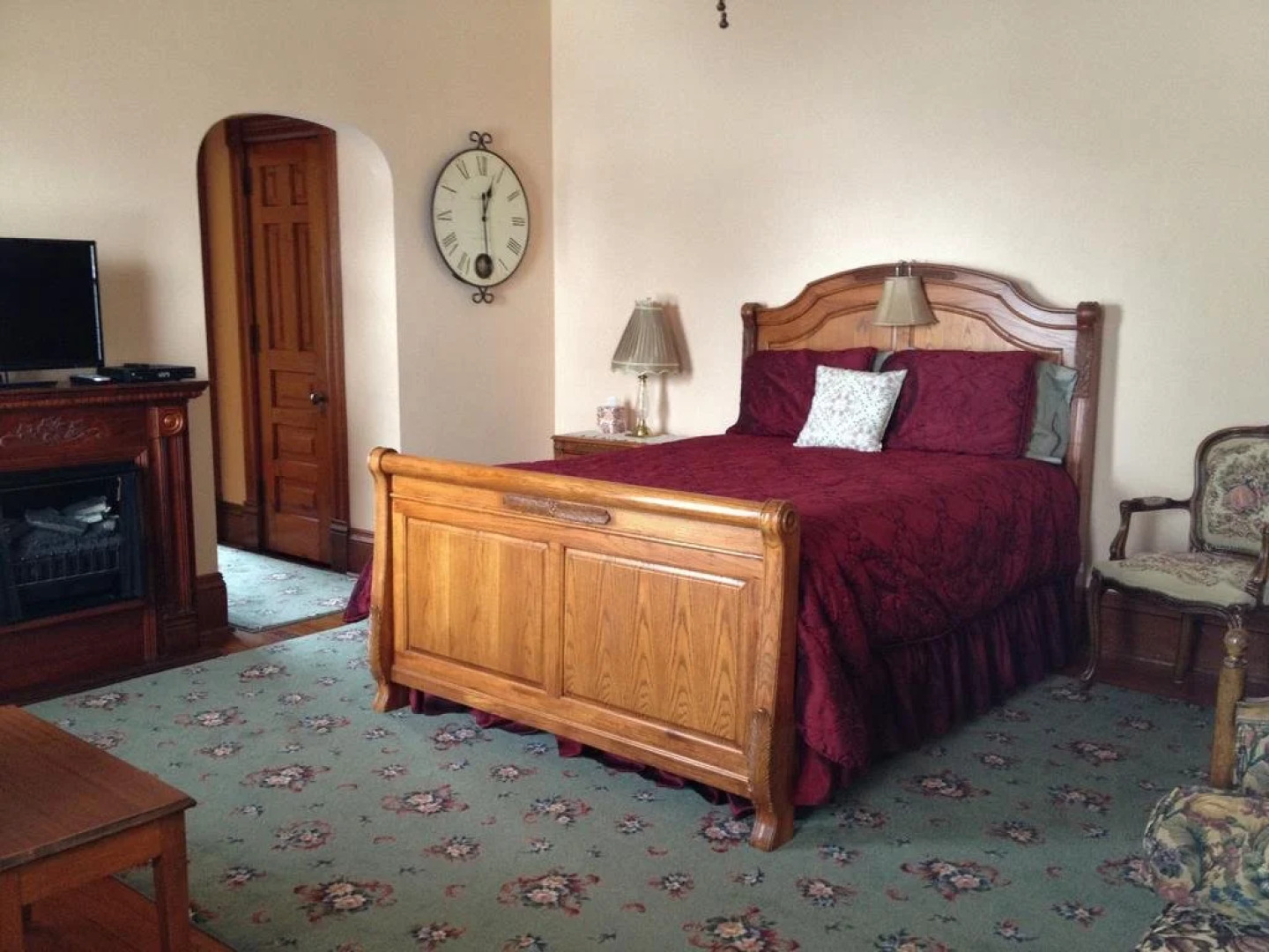 Historic Hutchinson House B&B