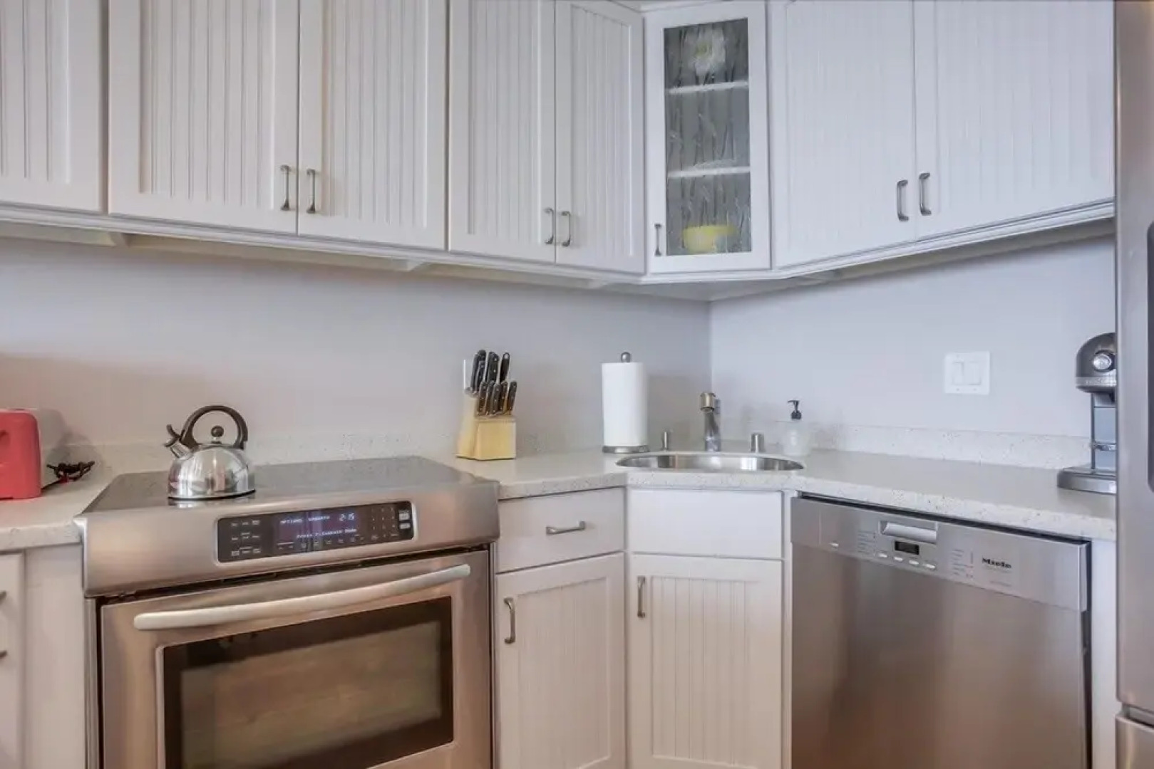 Remodeled Beachfront Condo With Pool and Beach Access Dmst14 by Redawning