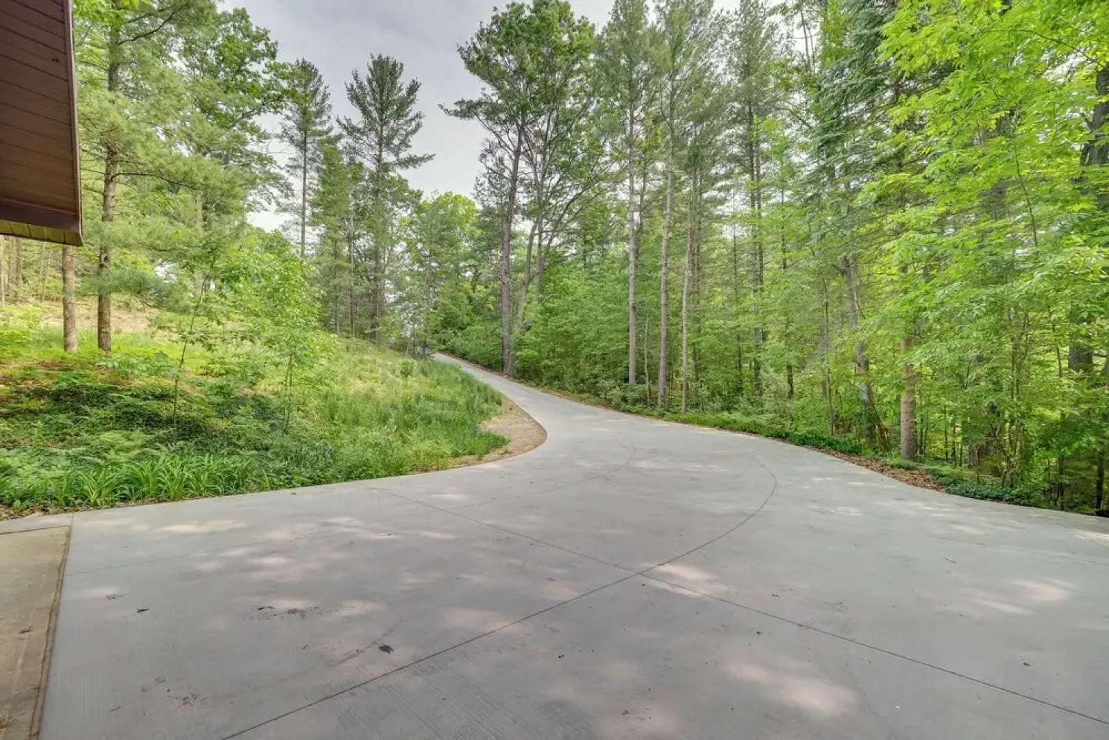 5 Mi to Mt Holiday: Spacious Home w/ Lake Views