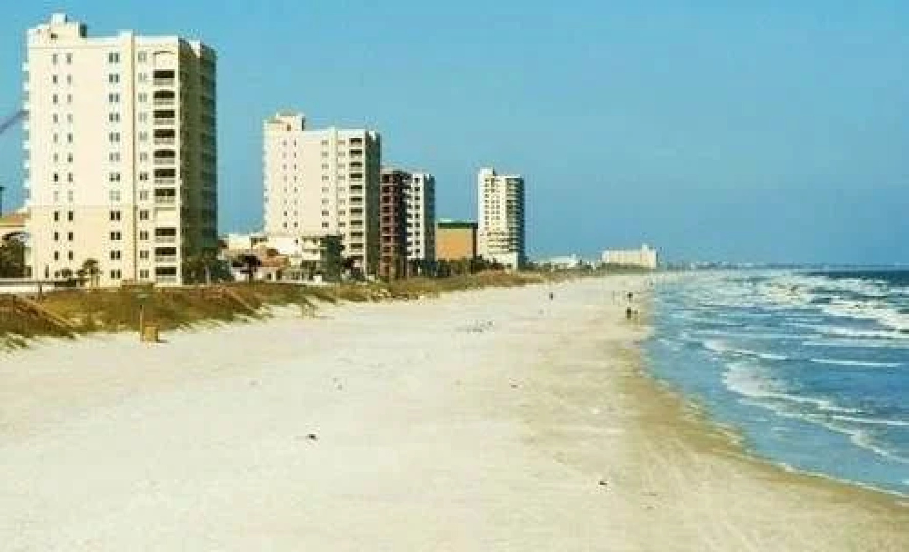 Beachcomber 301 2 Br condo by RedAwning