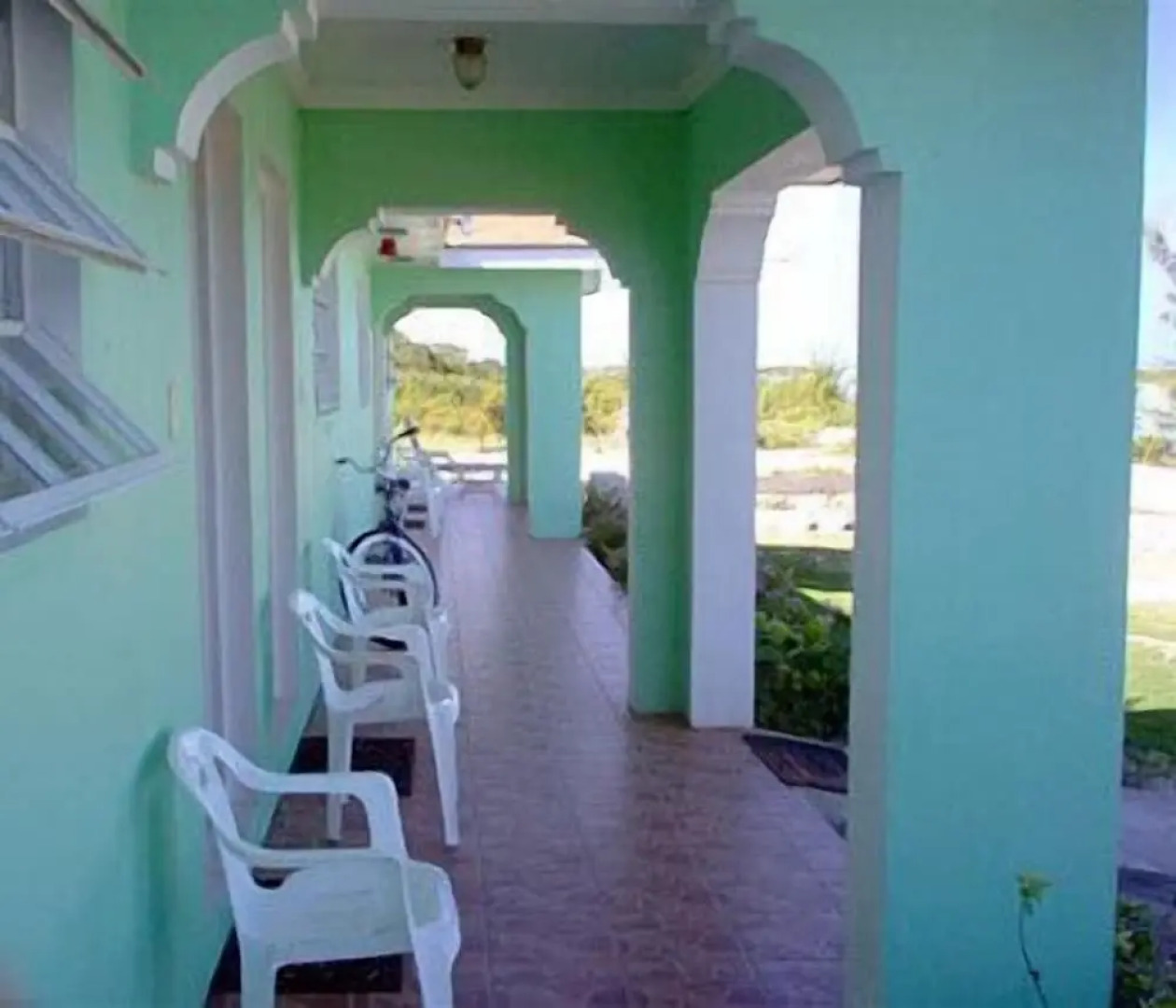 Chester's Highway Inn Bone Fish Lodge