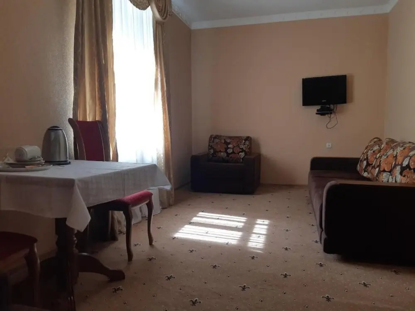 Всесезонный курортный отель Родник