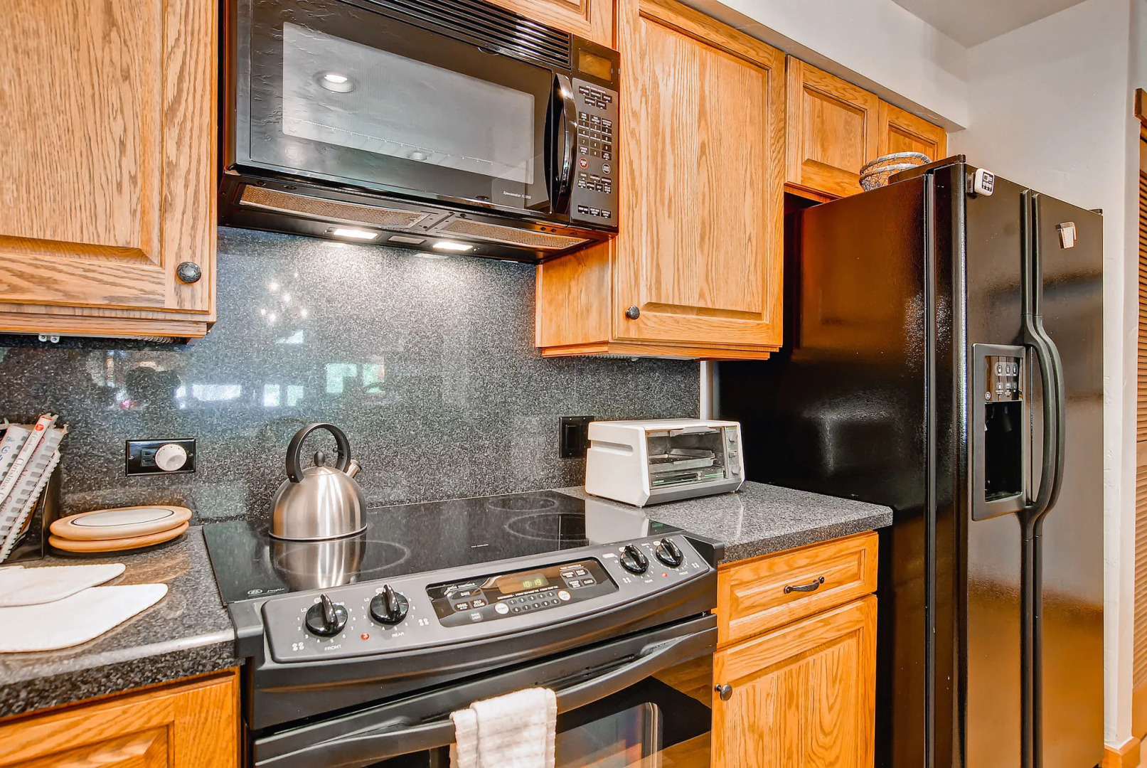 Kiva Lodge by East West Hospitality