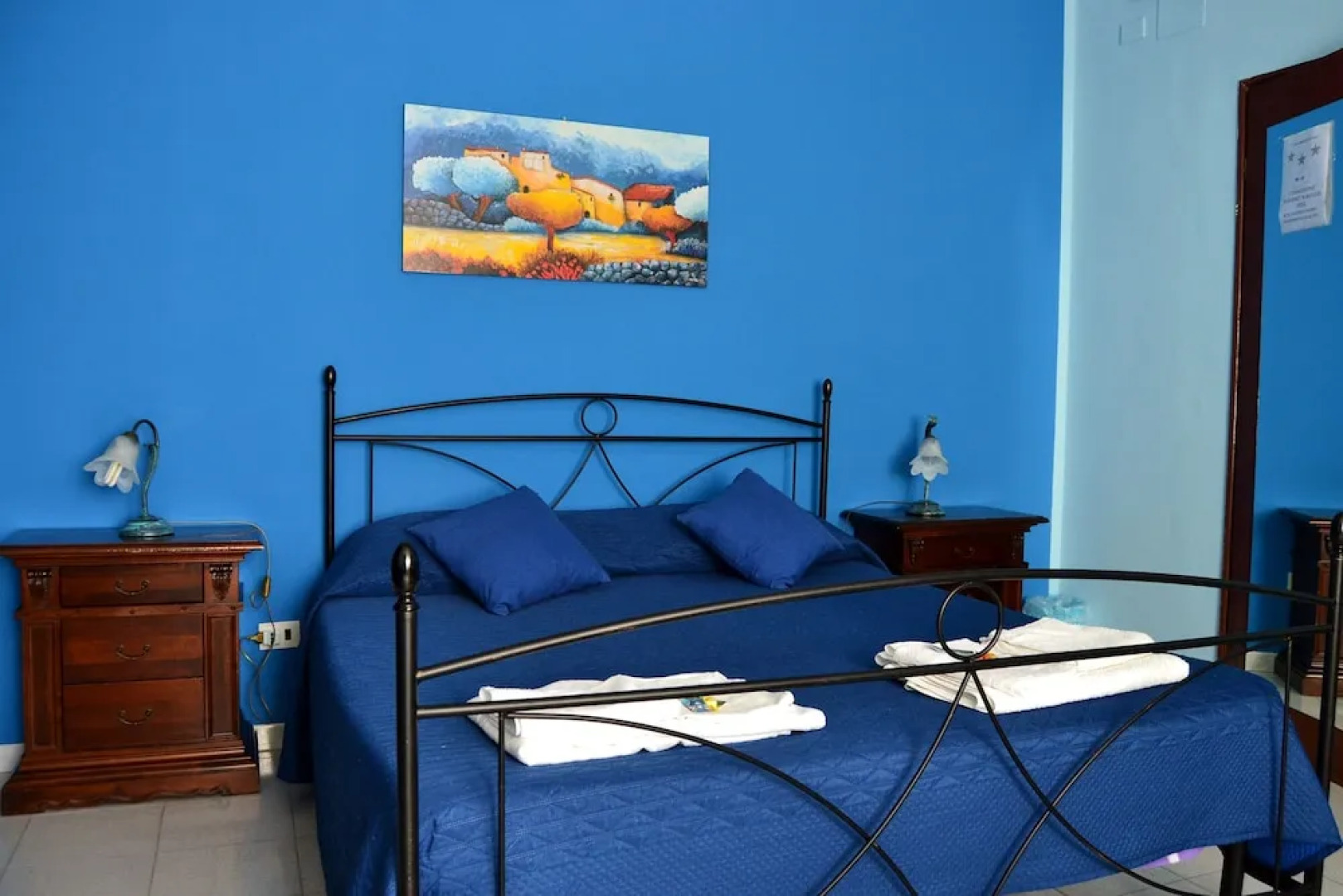 B b S Elia Villa Surrounded by Greenery Inside the Historic Dubini Park