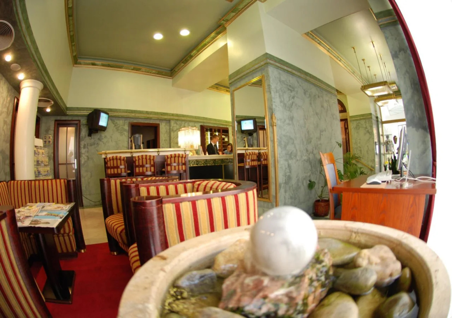 EA Hotel Royal Esprit