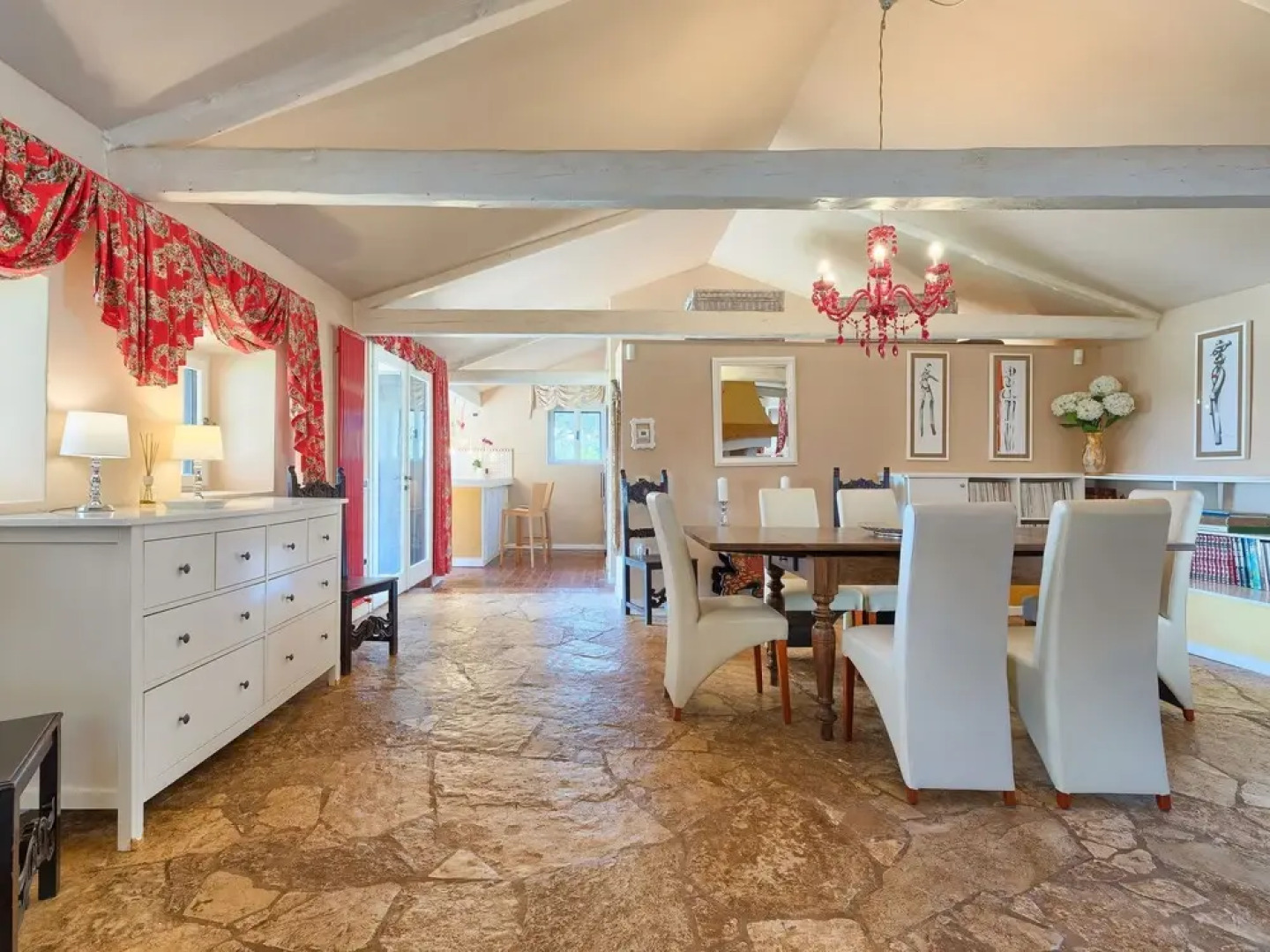 Moira Katoro in Katoro