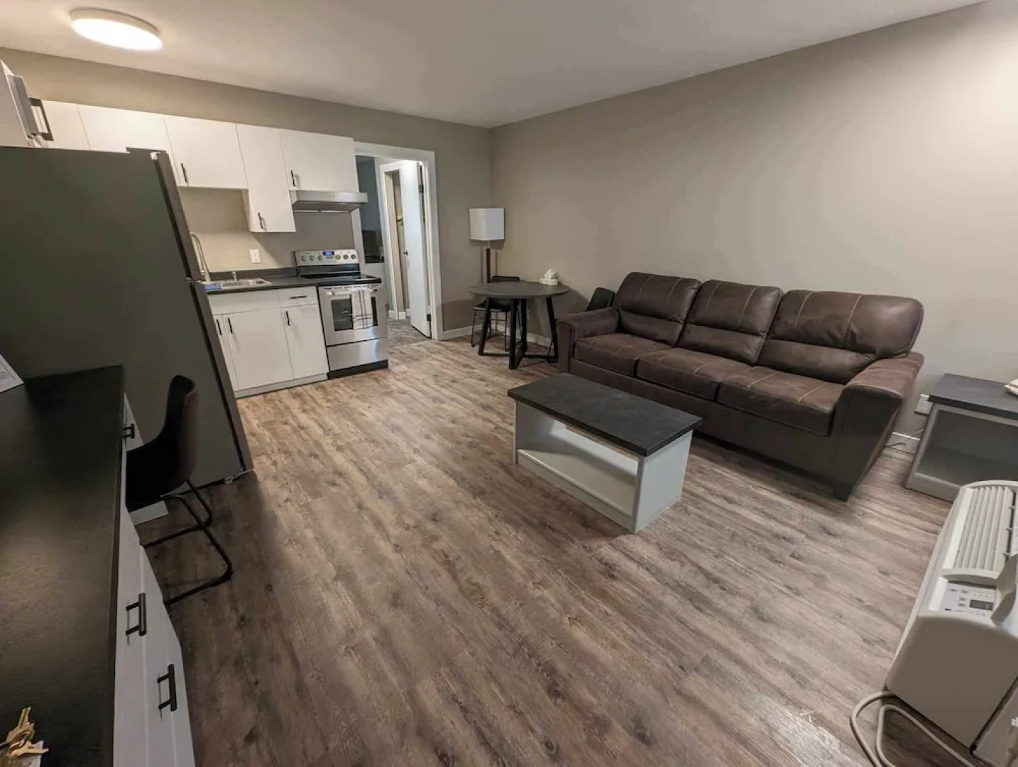 Creston Hotel & Suites