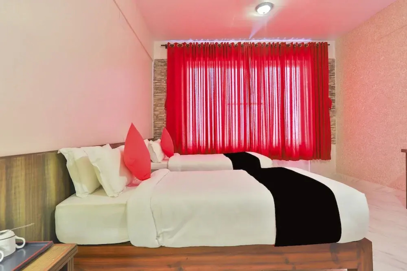 Capital O 653 Seven Lakes Resort