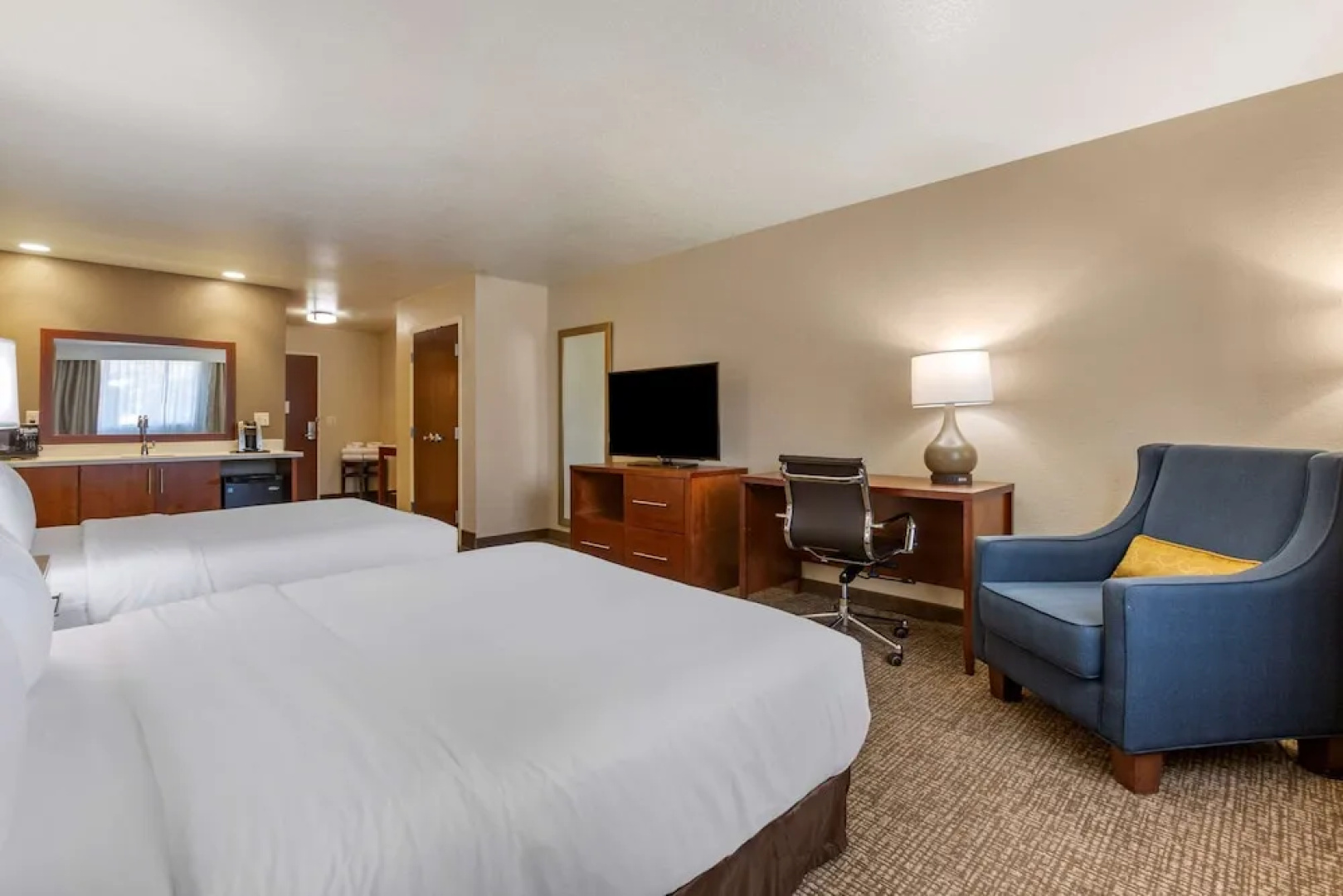 Comfort Inn & Suites I-90 City Center