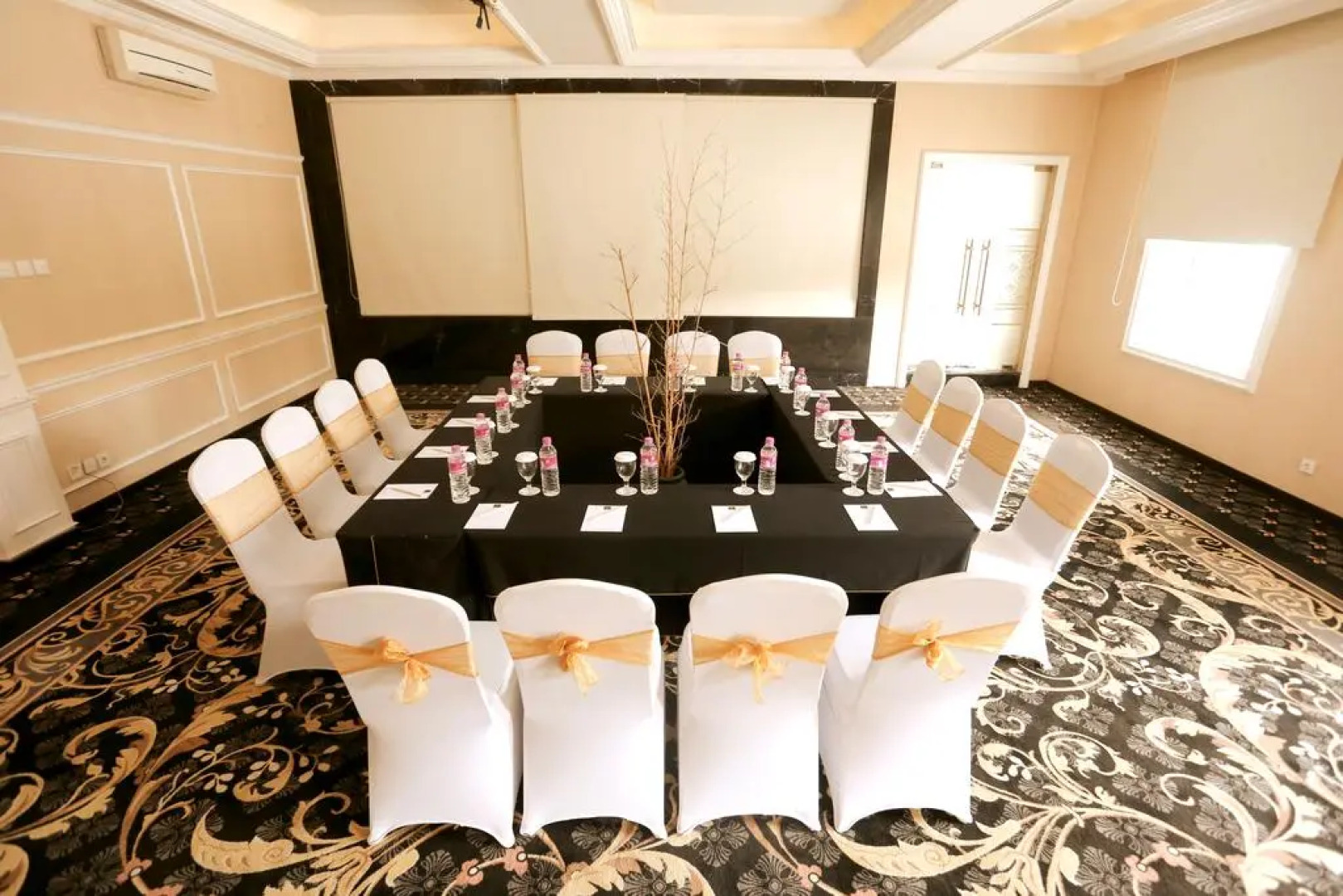 Adhiwangsa Hotel & Convention Hall