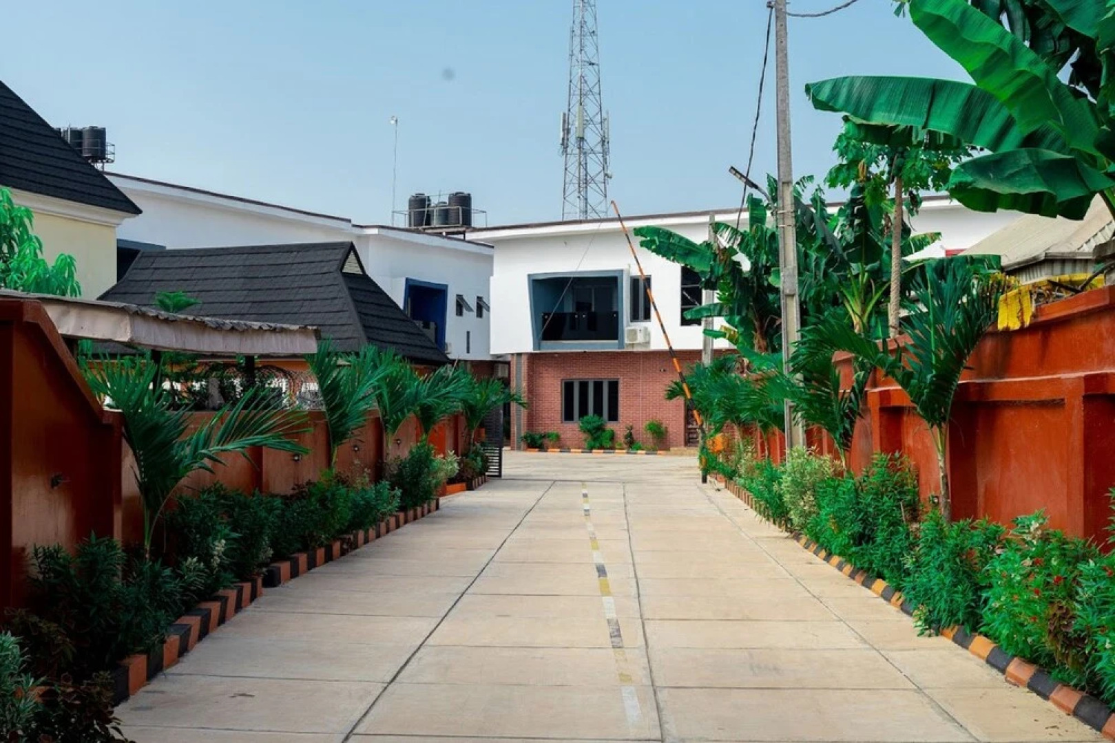 Old English Torf Apartment