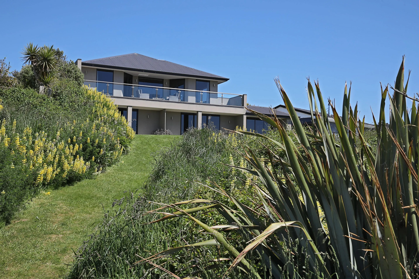 Curio Bay Salt House Motel