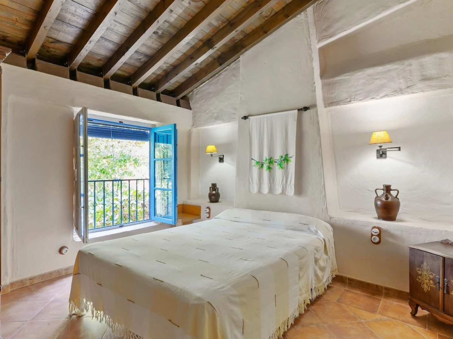 Delightful Mansion in Huétor-Tájar near Sea