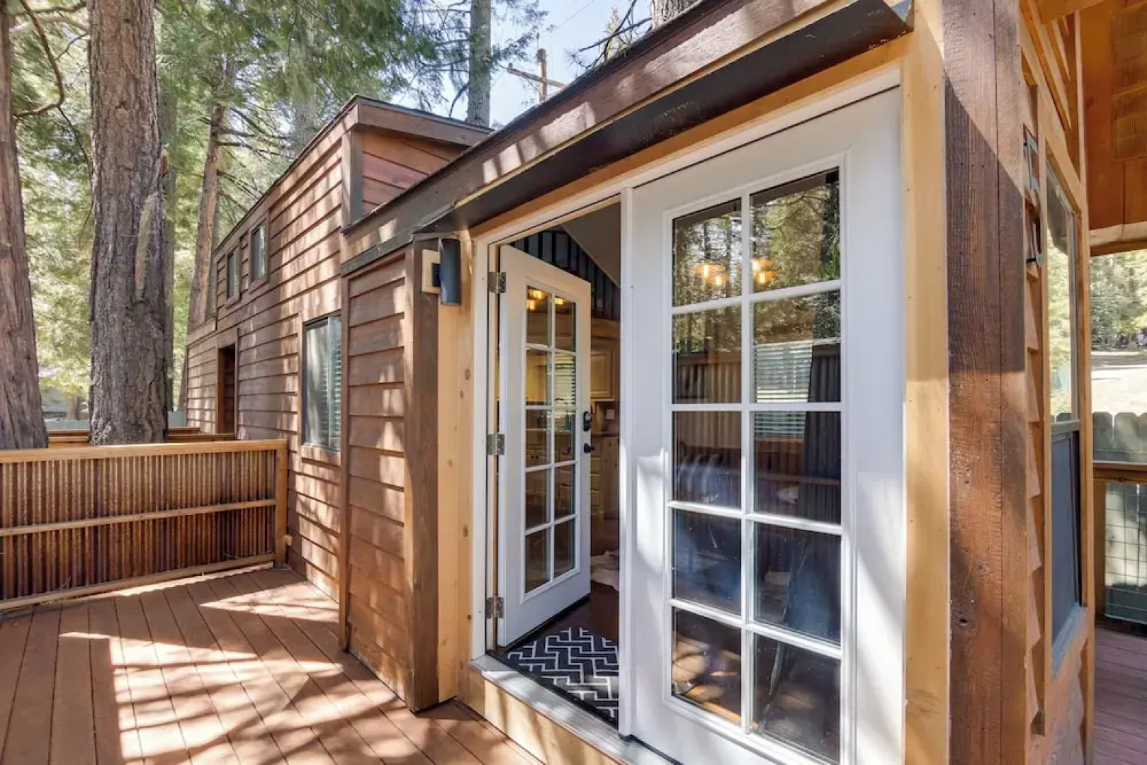 Near Lake Almanor & Golf: Cozy Cabin!