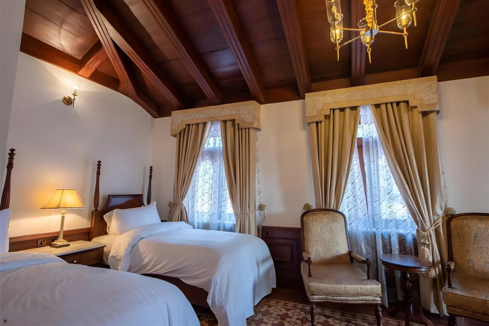 Cecil by Pearl Continental