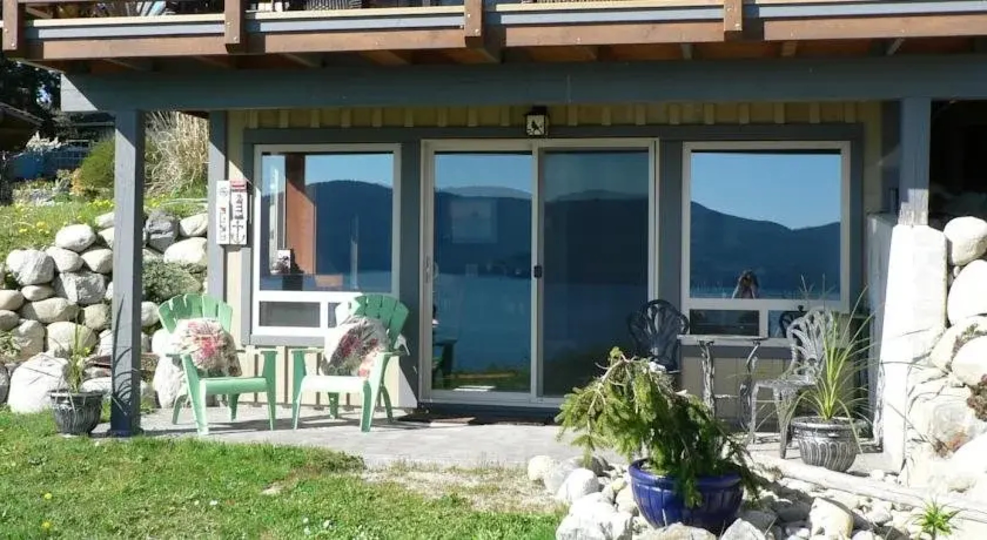 The Getaway Waterfront Cottage