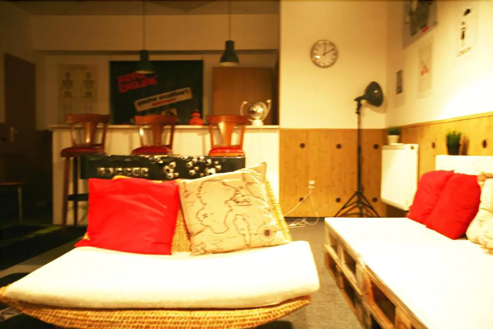 Freddie next to Mercury