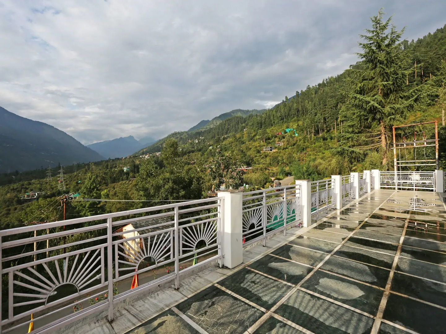 Oyo 9636 Hotel Yugrishi Anandam