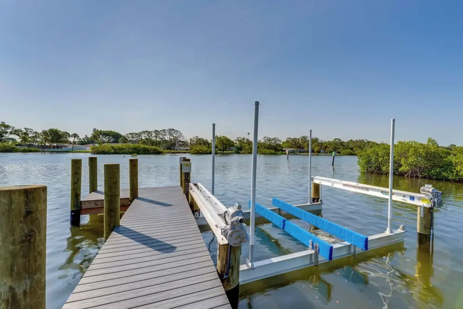 Waterfront Nokomis Escape w/ Dock, Kayaks & Bikes!