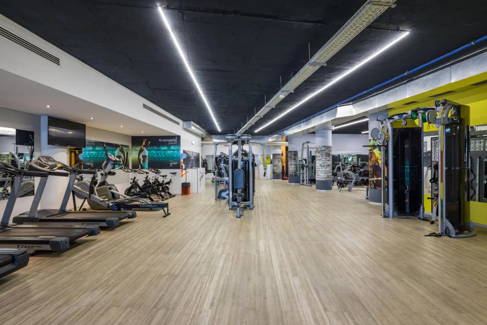 Four Views Monumental Lido