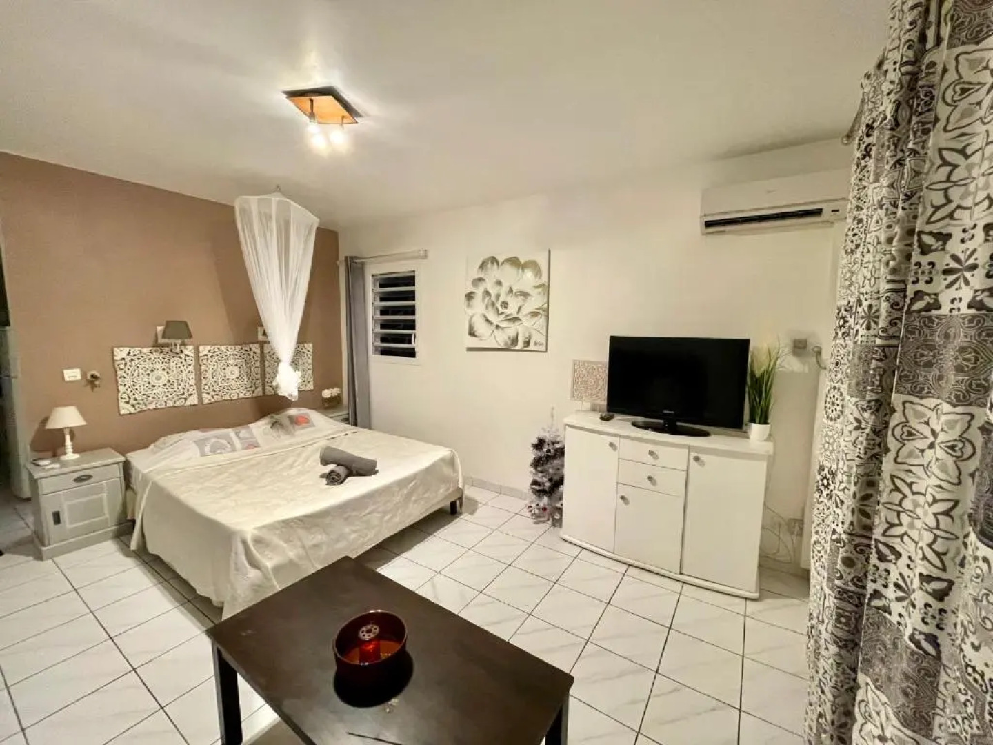 Studio dans résidence avec piscine proche marina