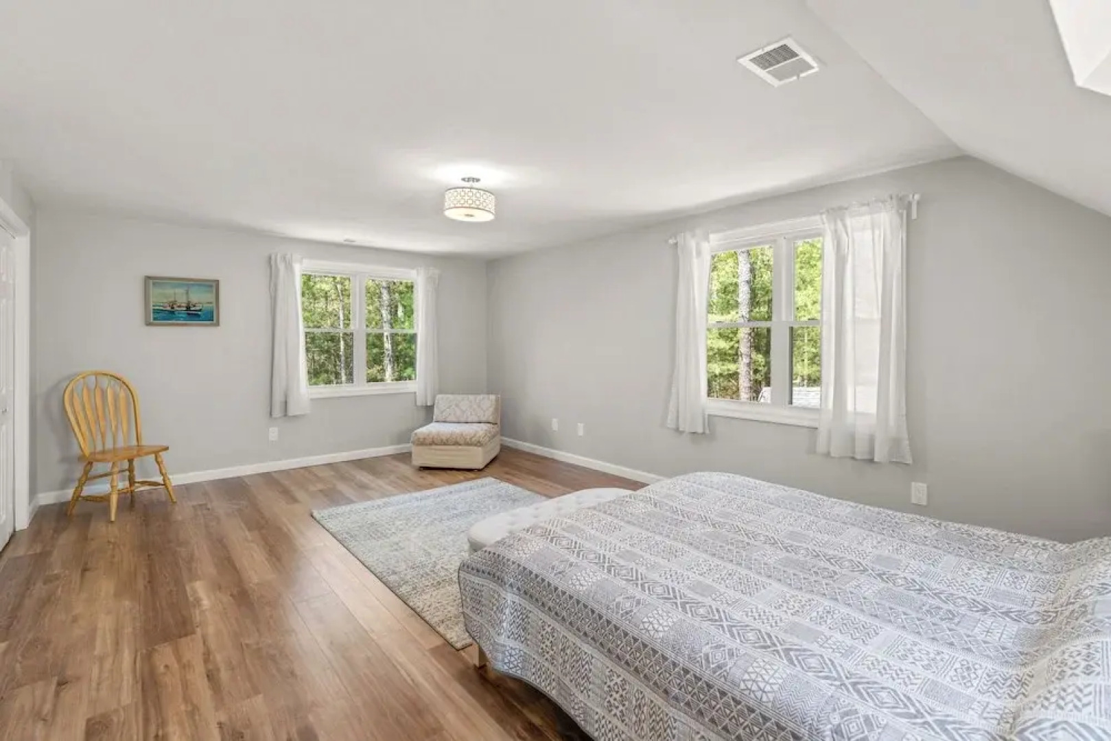 Cottage on Jenkins Pond