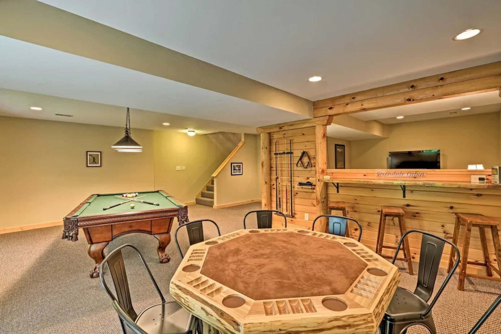 Quiet Cabin w/ Hot Tub ~ 15 Mi to State Parks!